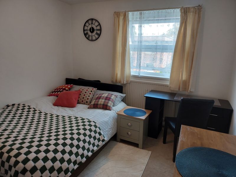 Room Nightingale Lane in Poole