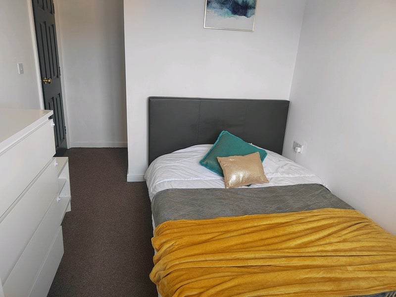 Room Redgrave Close in Gateshead