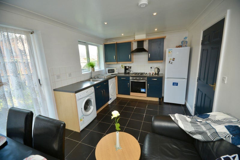 Room Redgrave Close in Gateshead