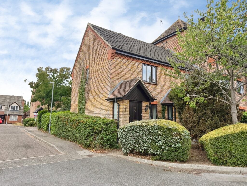 Flat Fawkner Close in Chelmsford