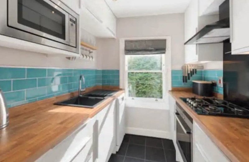 Flat Candahar Road in Greater London