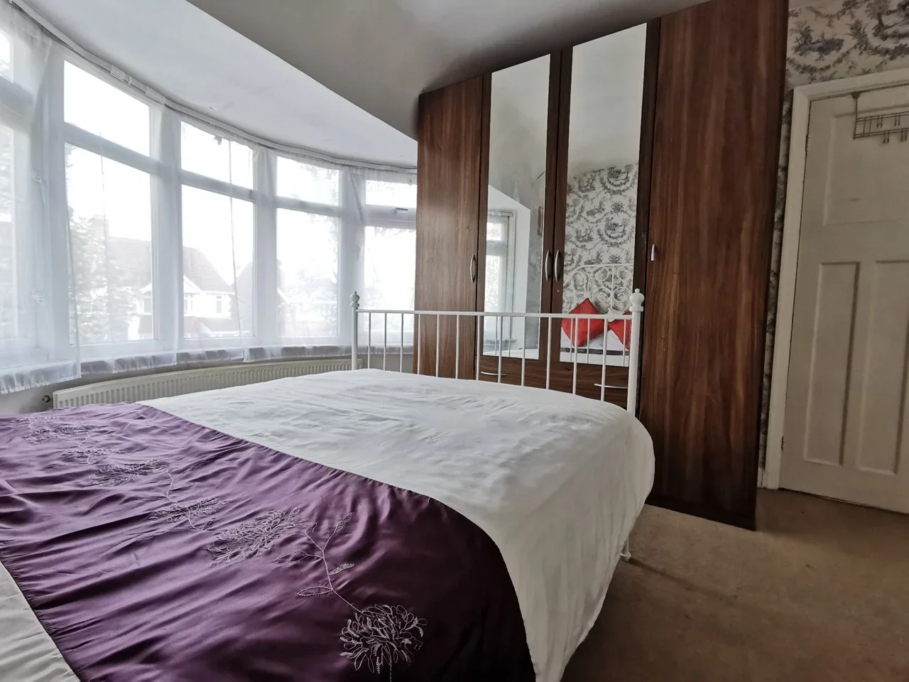 Room Stormount Drive in Greater London
