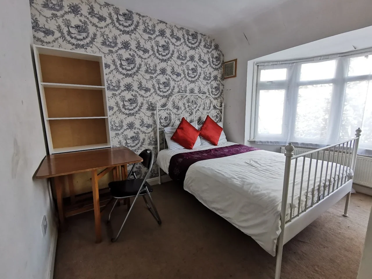 Room Stormount Drive in Greater London