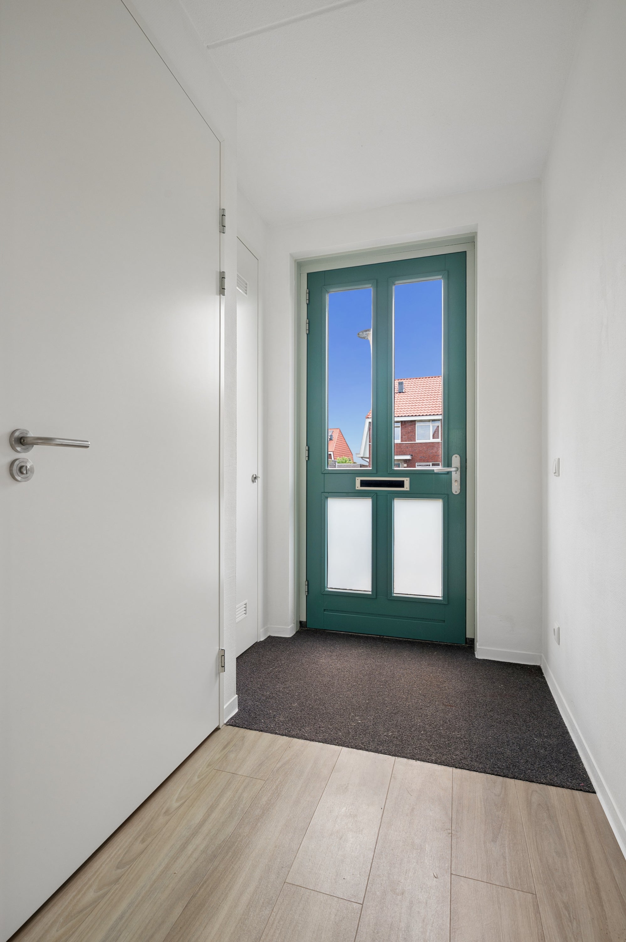 Tussenwoning te koop: Leeuw 7, Elst