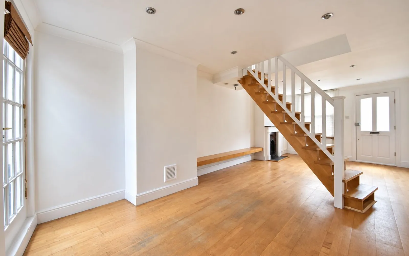 House Waverley Road in Elmbridge