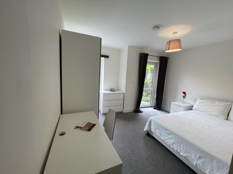Room Hayes Lane in Greater London