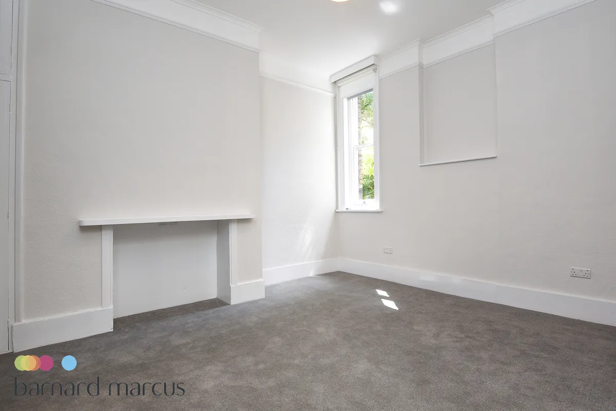 Flat Avonmore Place in Greater London