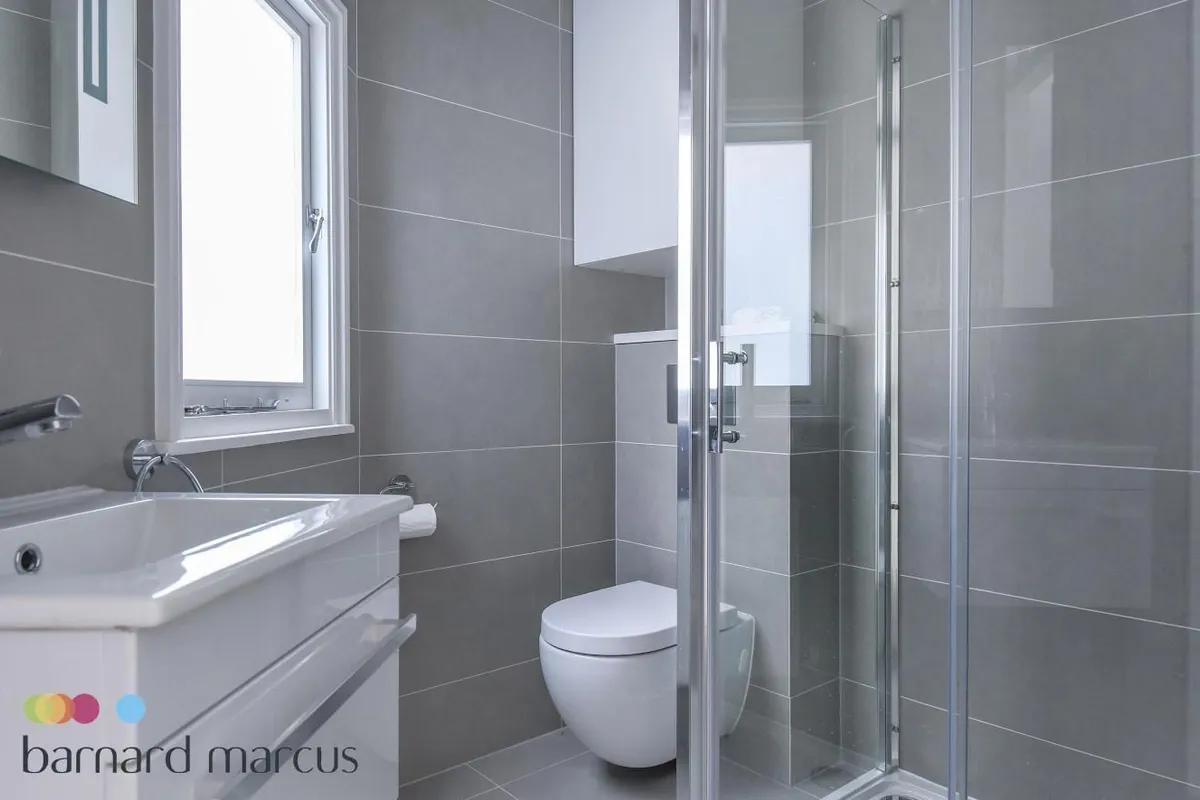 Flat Avonmore Place in Greater London