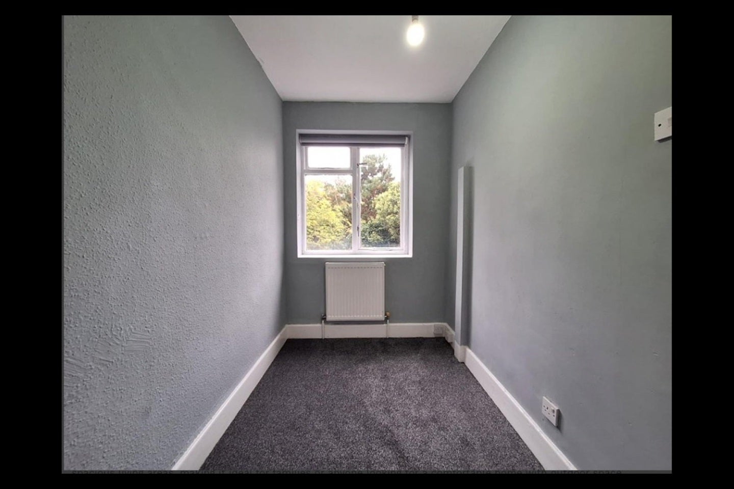 Room Desford Road in Greater London