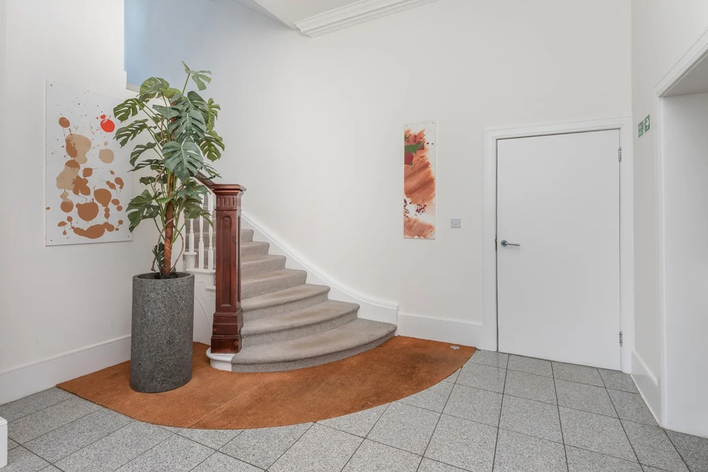 Flat Fitzjohn's Avenue in Greater London