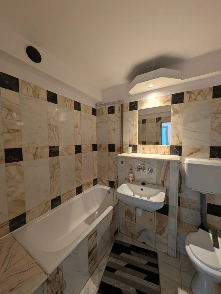Room High Street in Greater London