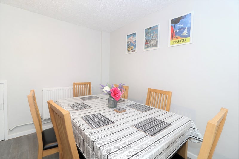 Room Long Riding in Basildon
