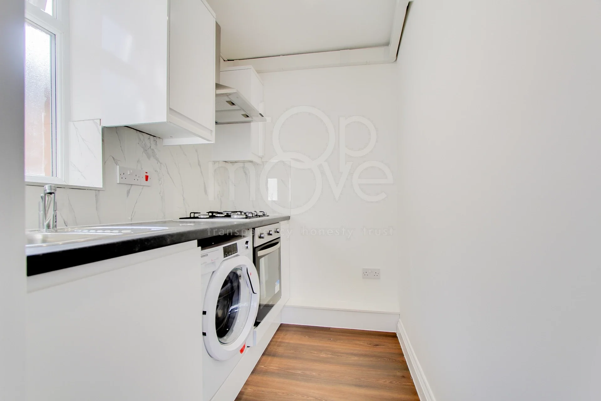 Flat Meopham Road in Greater London