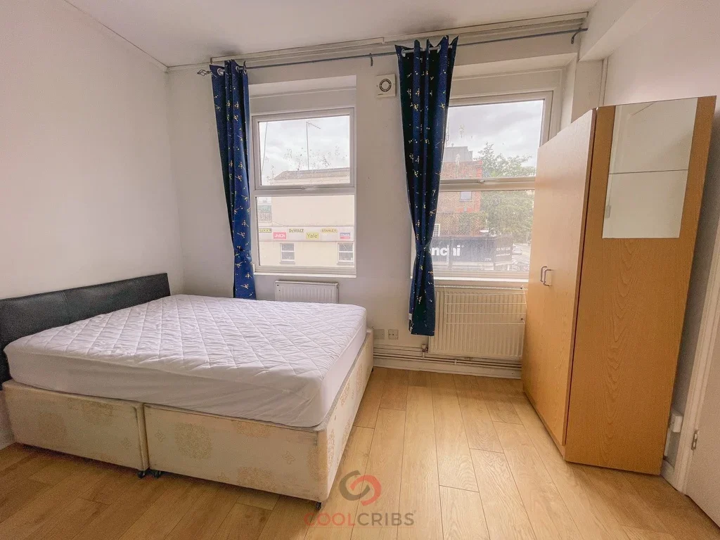 Flat Jackson Road in Greater London