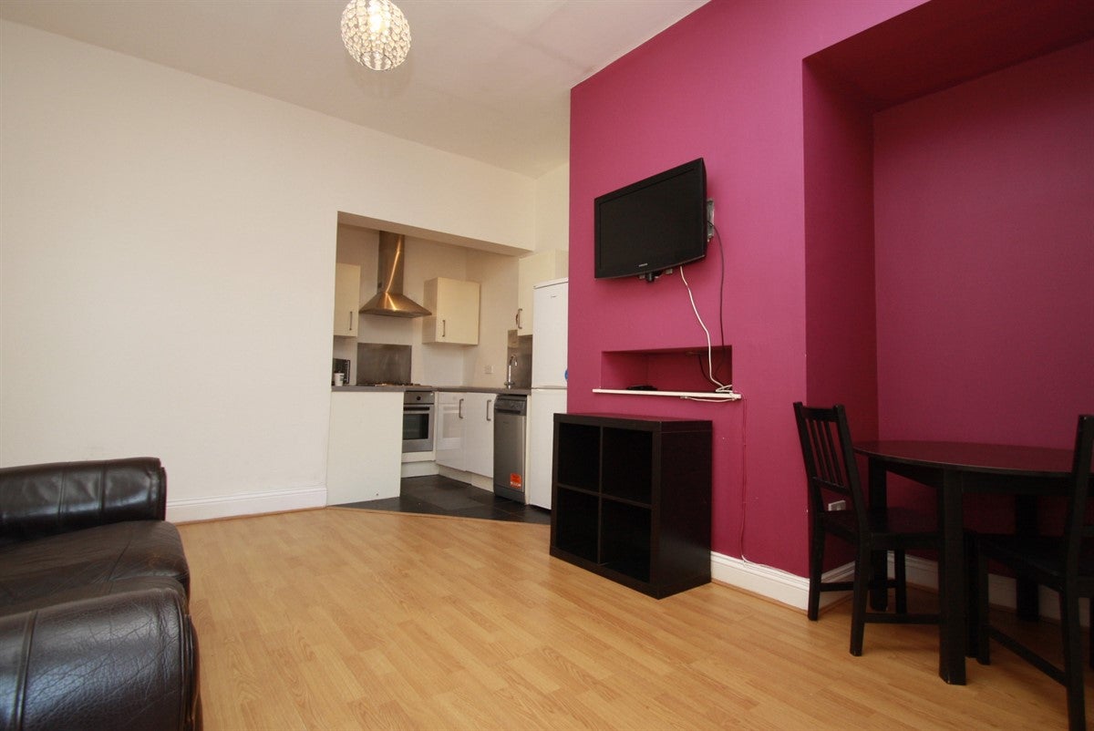Flat Fairfield Road in Newcastle upon Tyne