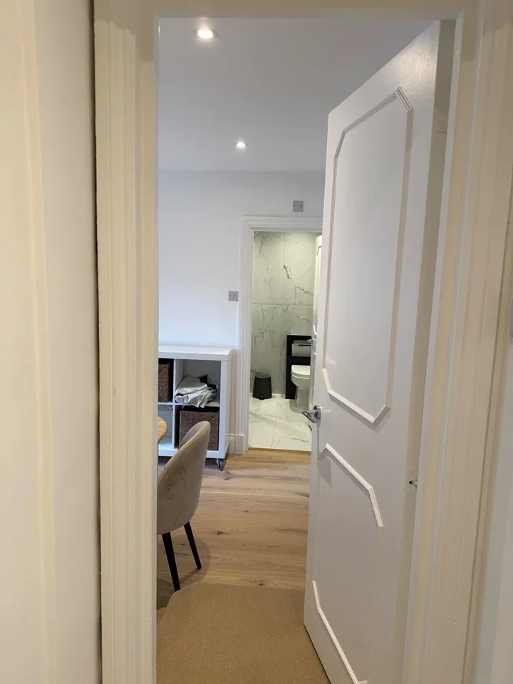 Flat Chepstow Road in City of Westminster