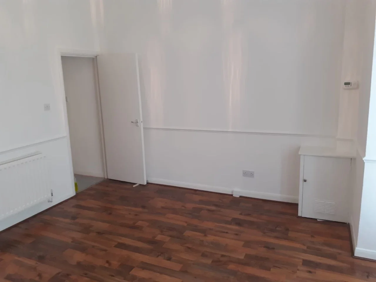 Flat Chestnut Road in Greater London