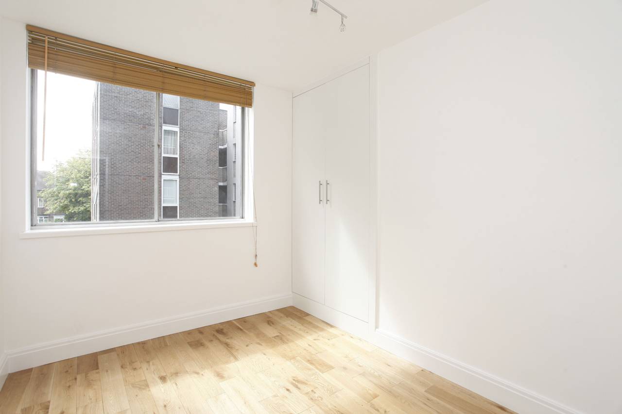 Flat Loudoun Road in City of Westminster