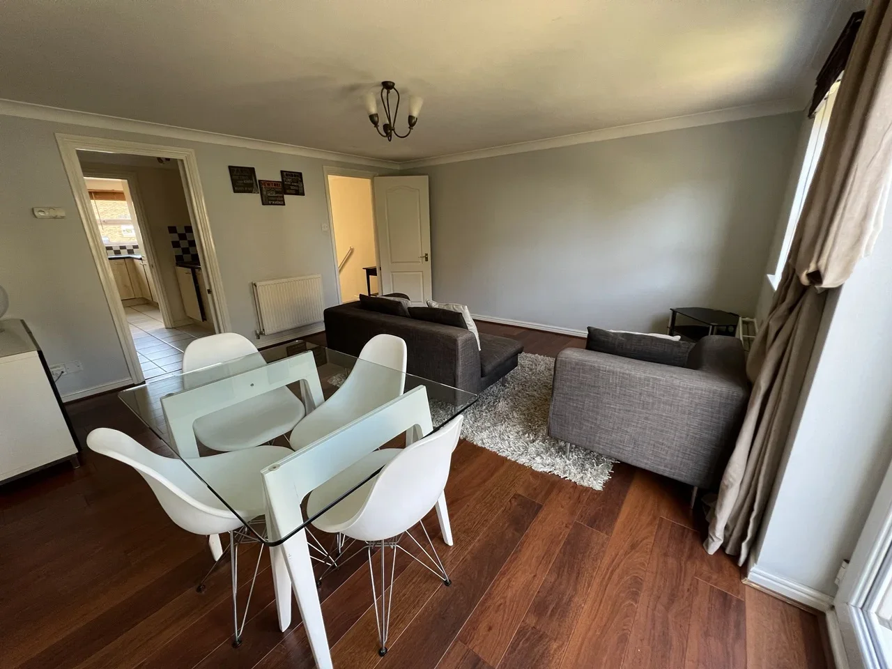 Flat Schooner Close in Greater London