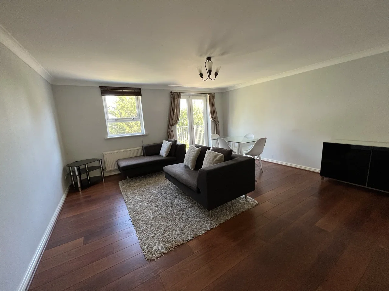 Flat Schooner Close in Greater London