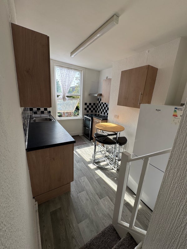 Room Atherton Road in Greater London