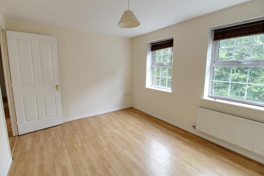 Flat Oundle Road in Peterborough