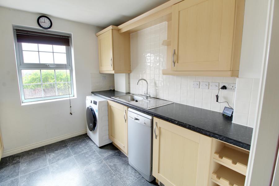 Flat Oundle Road in Peterborough