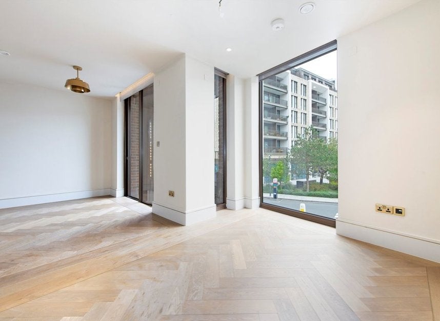 Flat Edith Row in Greater London