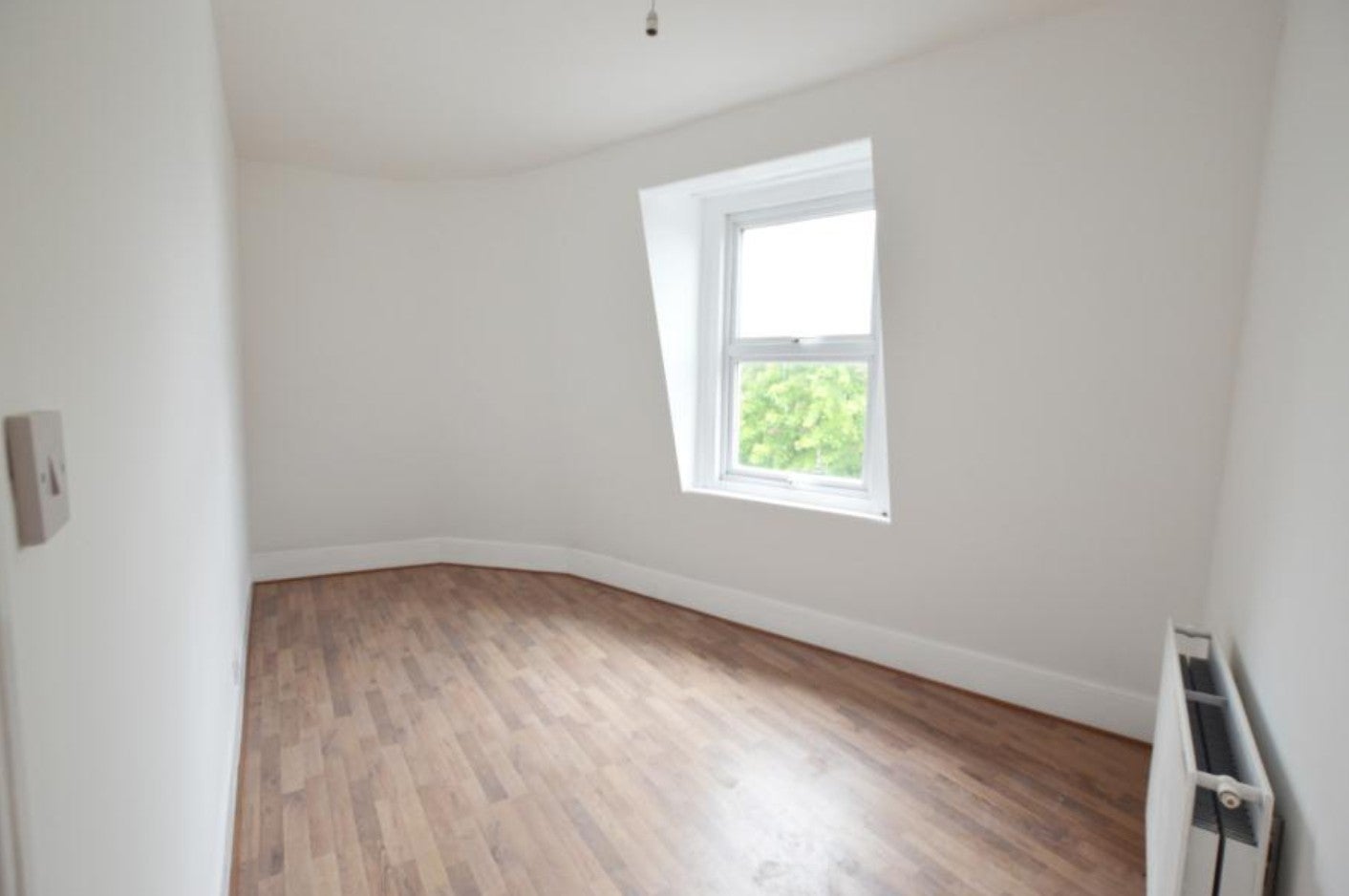 Flat Goldsmiths' Row in Greater London