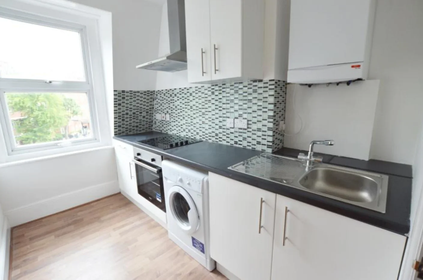 Flat Goldsmiths' Row in Greater London