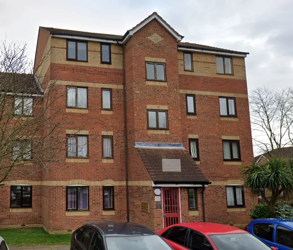 Flat Cherry Blossom Close in Greater London