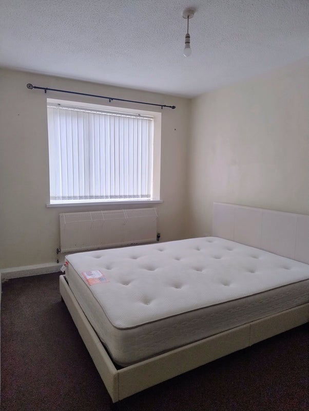 Room Eccles New Road in Salford