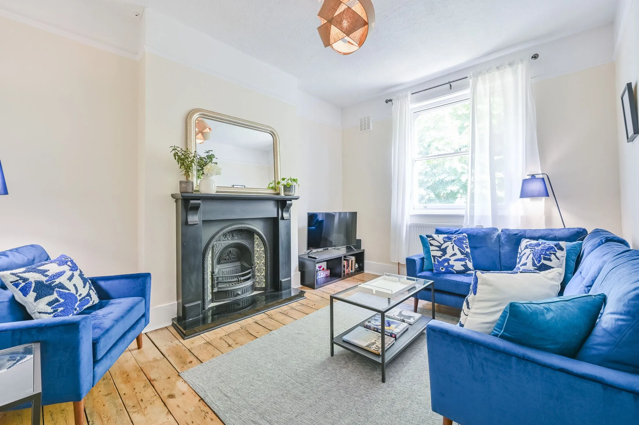 Flat Saltram Crescent in City of Westminster
