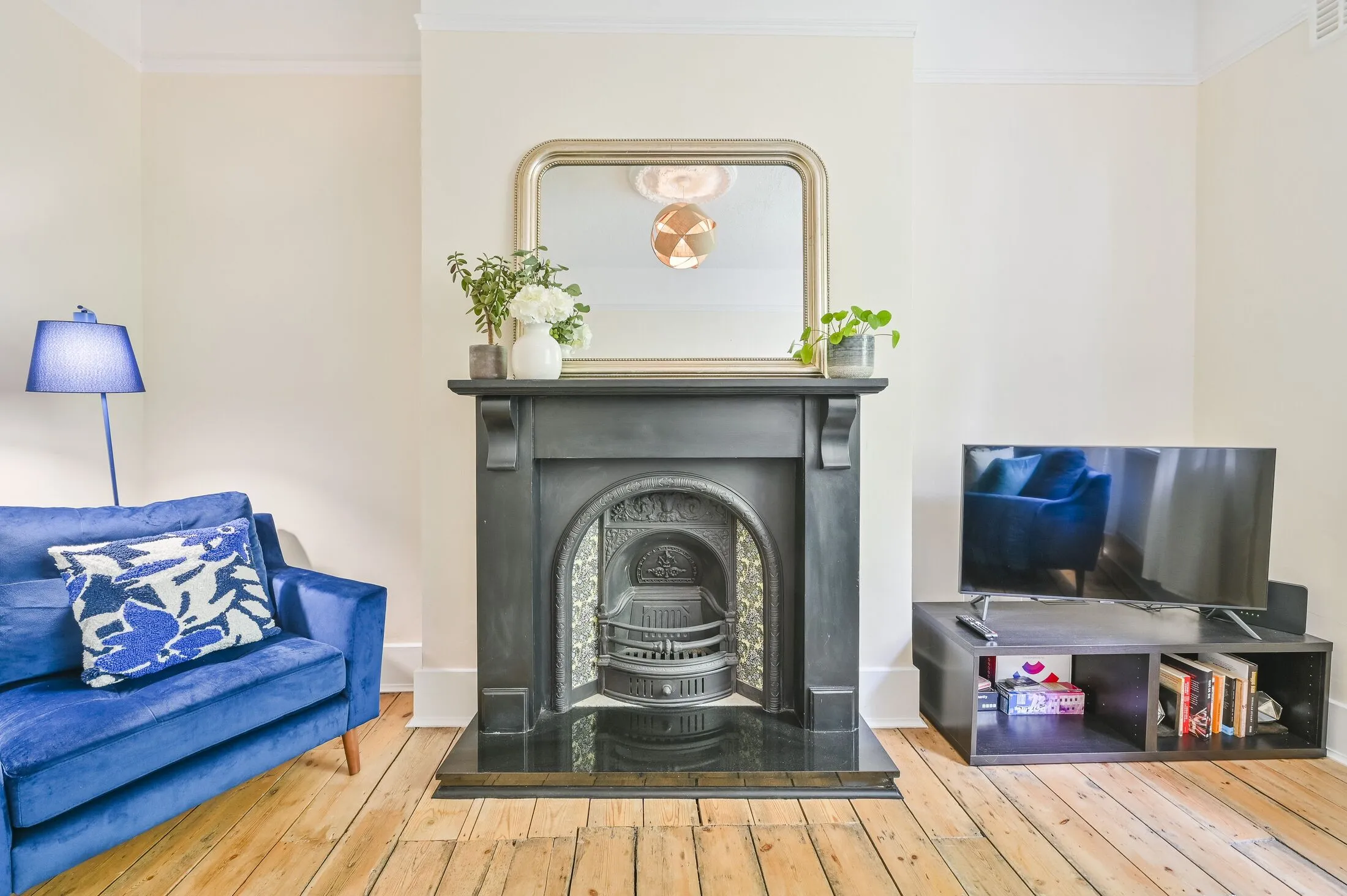 Flat Saltram Crescent in City of Westminster