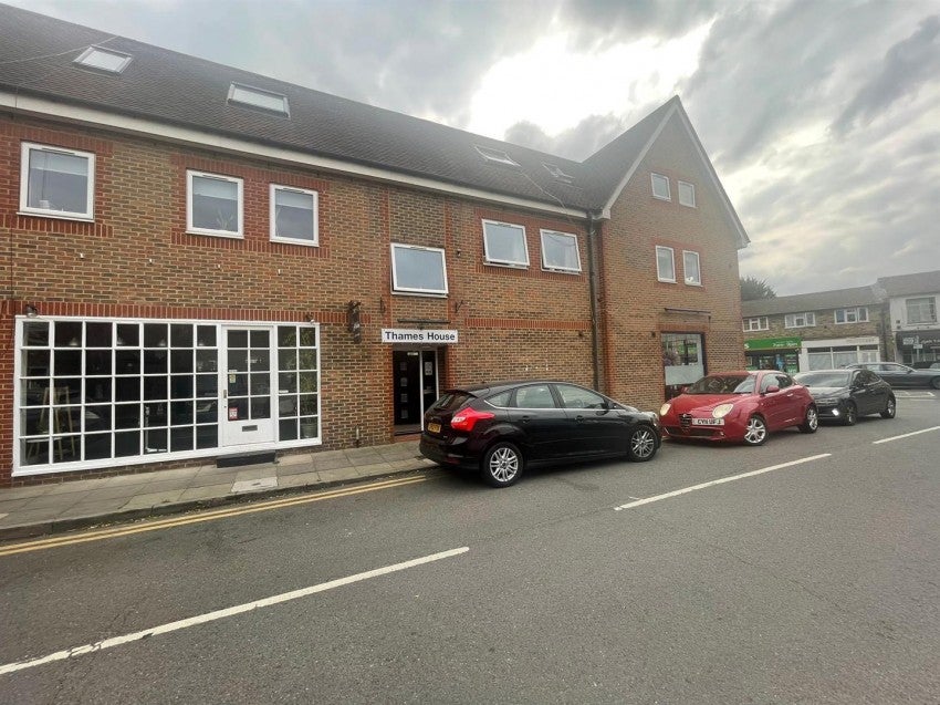 Flat Manor House Lane in Datchet