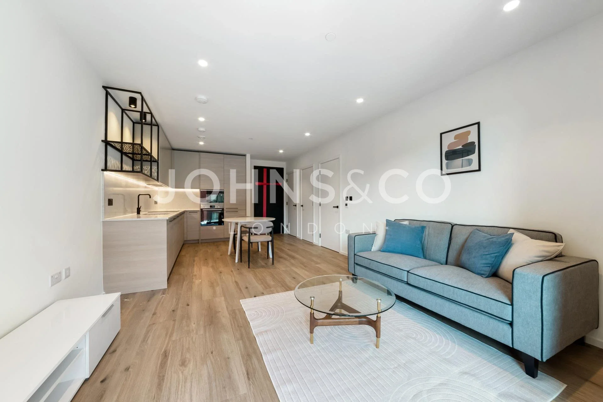 Flat Hemlock Street in Greater London