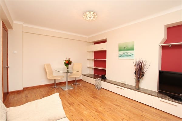 Flat Stamford Brook Arches in Greater London