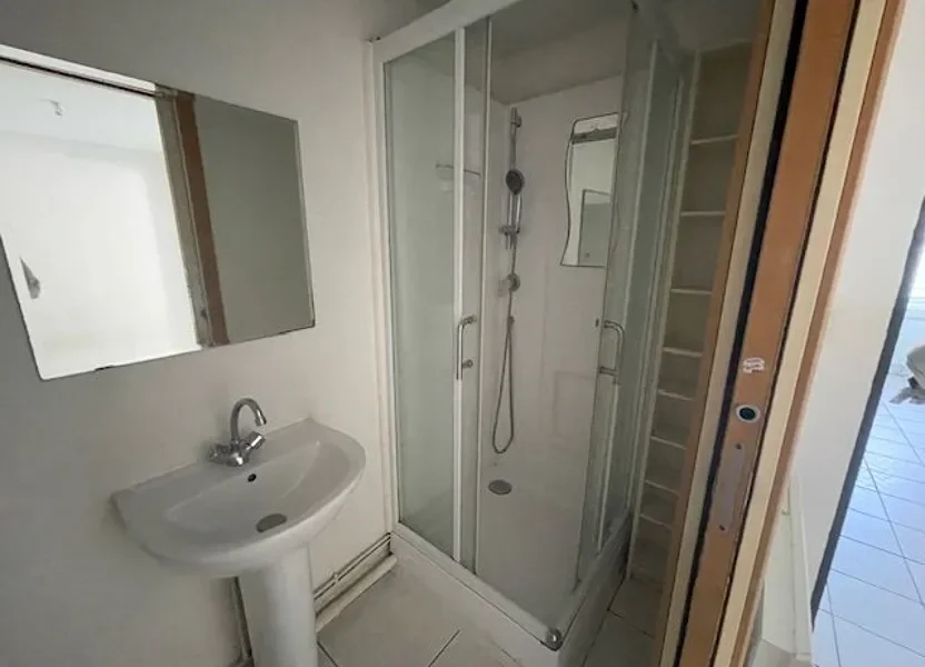 Flat Rue Lavoisier in Vaulx-en-Velin