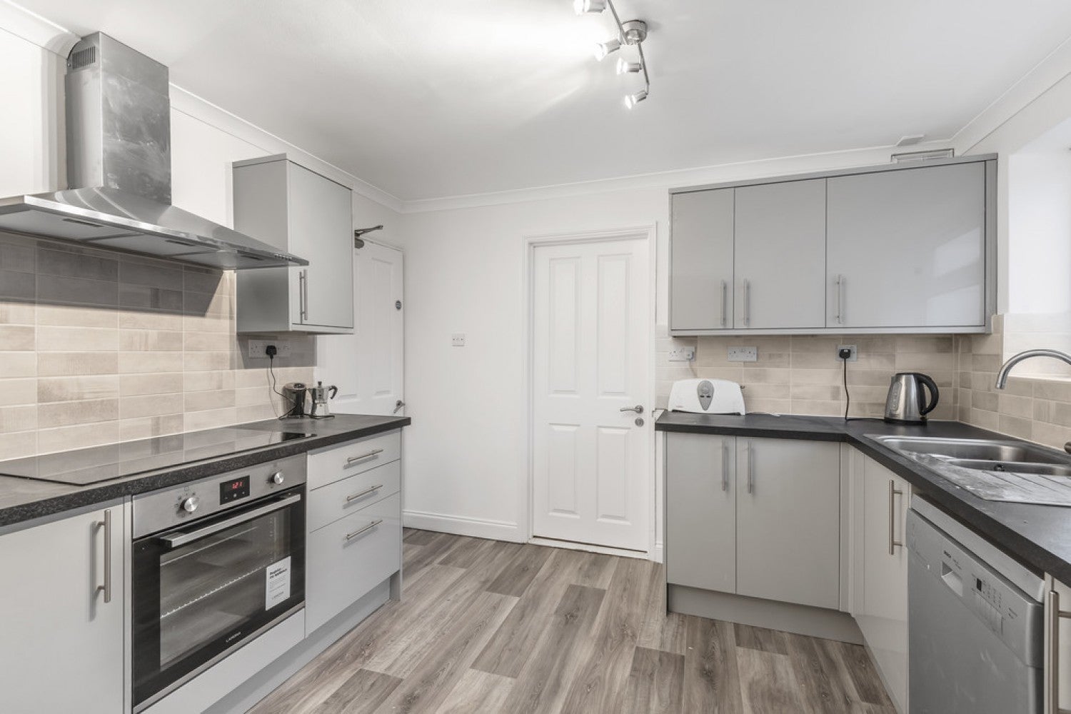 Room Longfield Road in Winchester