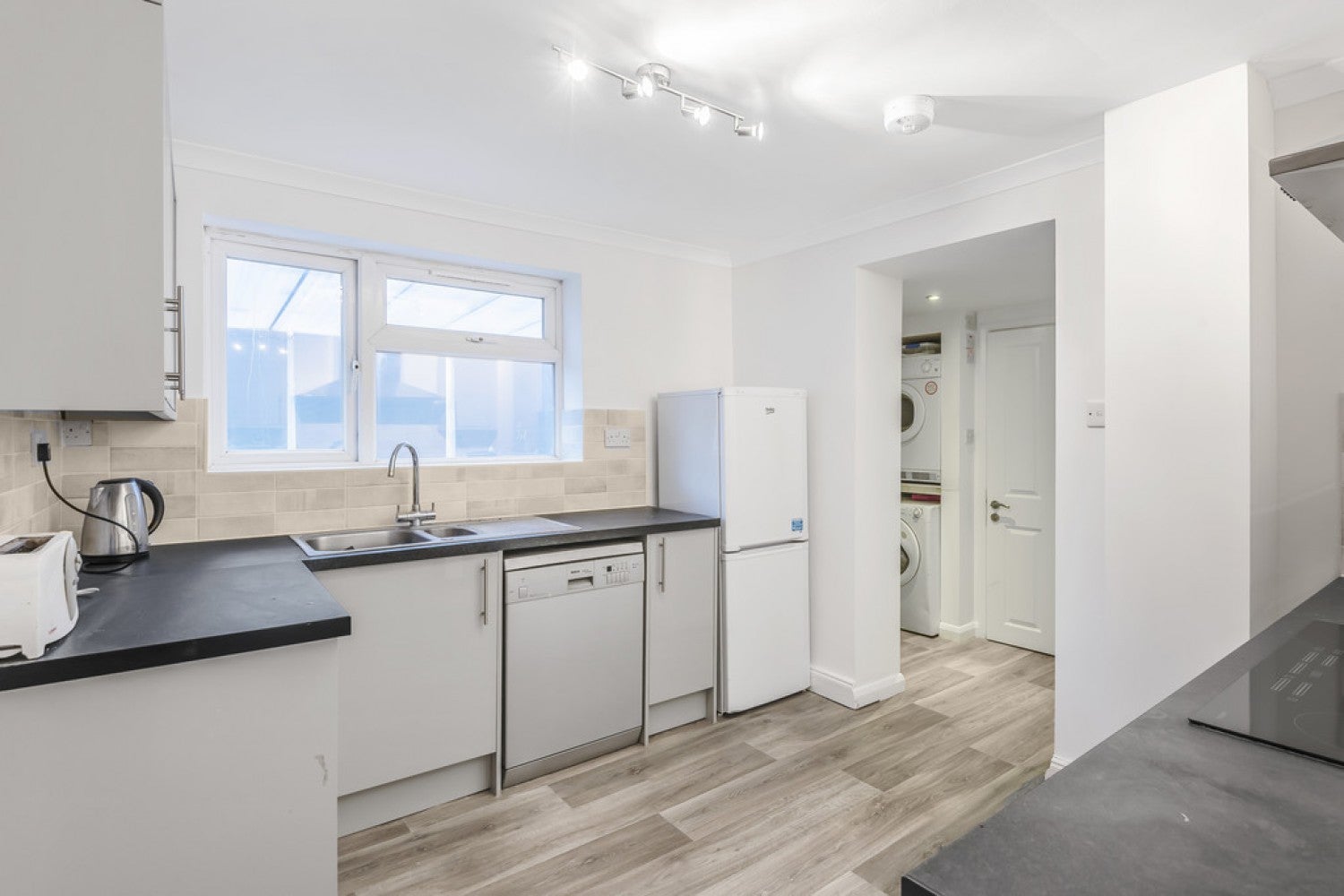 Room Longfield Road in Winchester