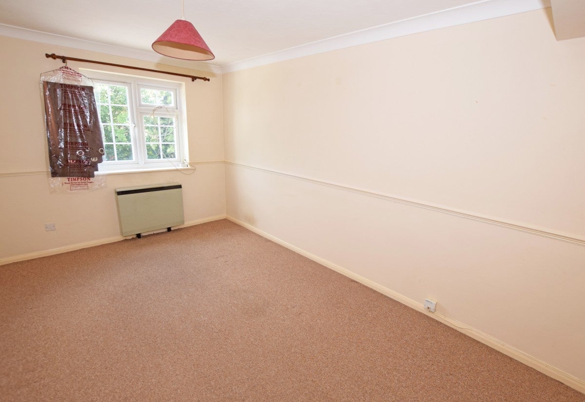 Flat Wilsom Road in East Hampshire