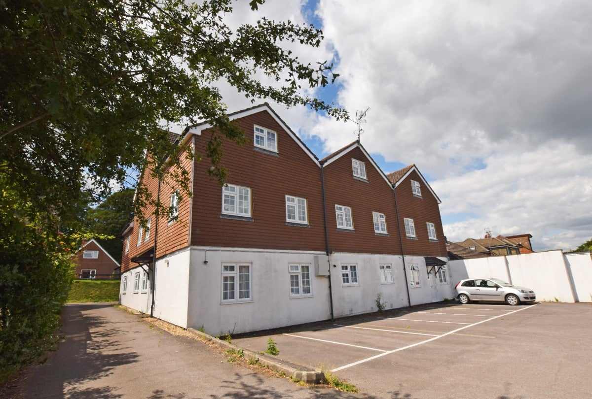 Flat Wilsom Road in East Hampshire