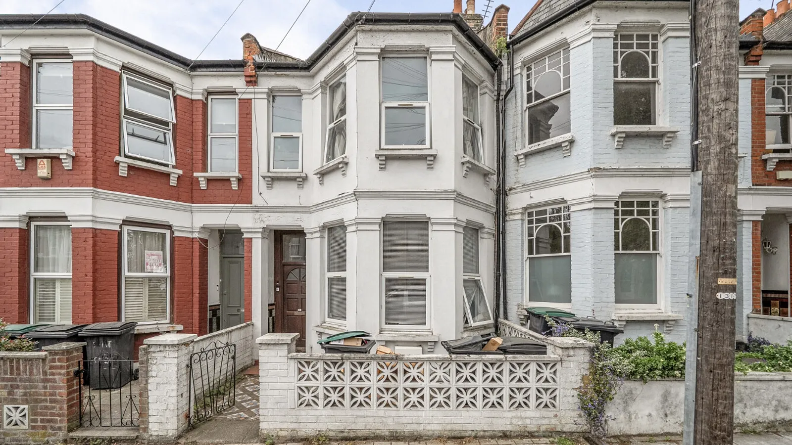 Flat Hewitt Road in Greater London