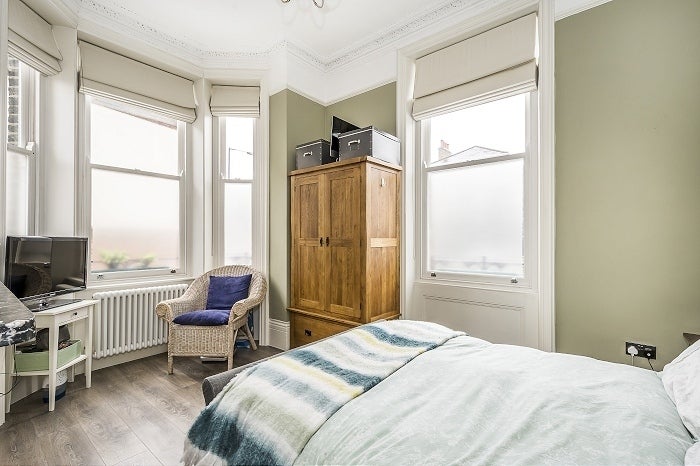 Flat North Side Wandsworth Common in Greater London