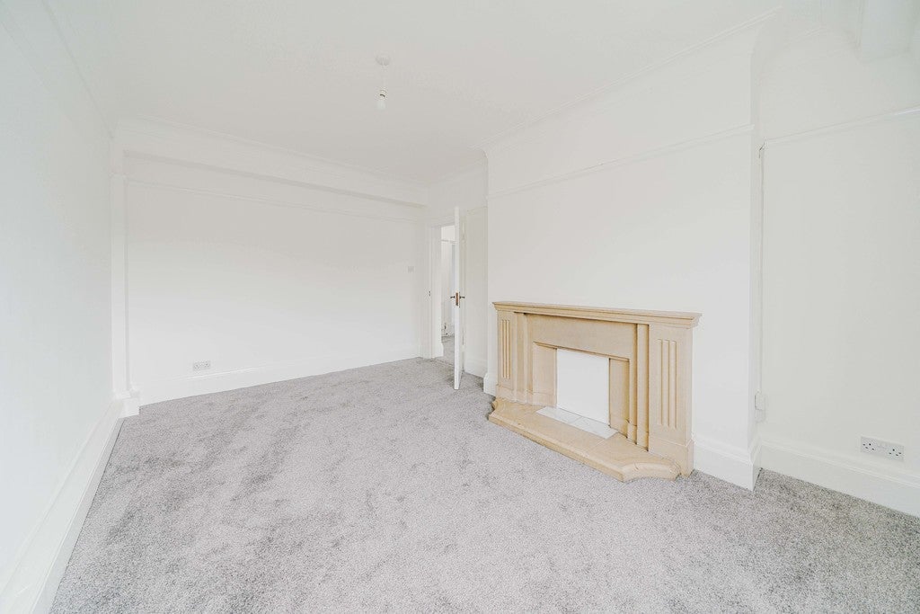 Flat Mapperley Gardens in Birmingham