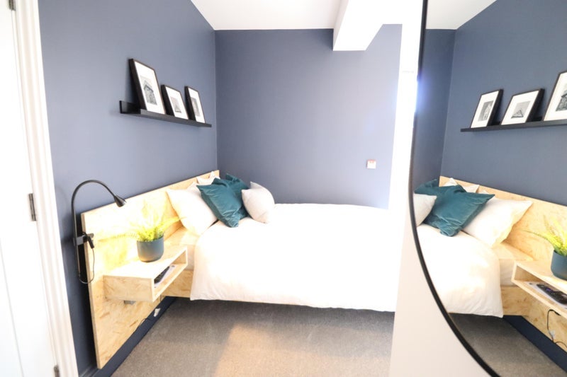 Room Uppleby Road in Poole