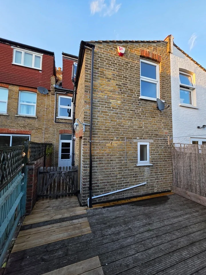 House Bickley Crescent in Greater London
