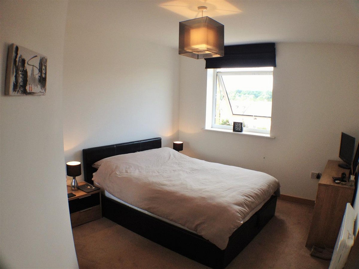 Flat Heia Wharf in Colchester