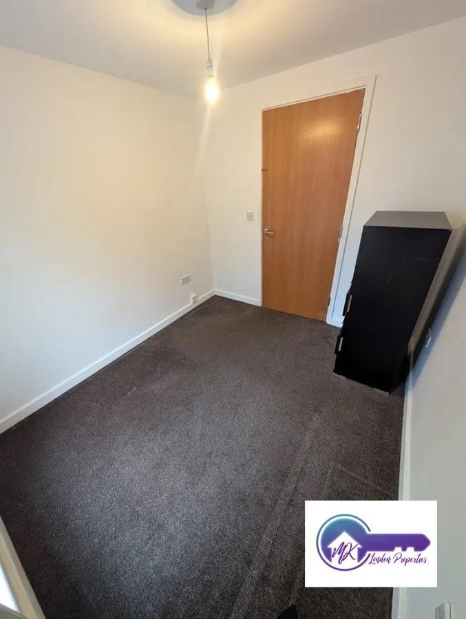 Flat St Georges Way in Greater London
