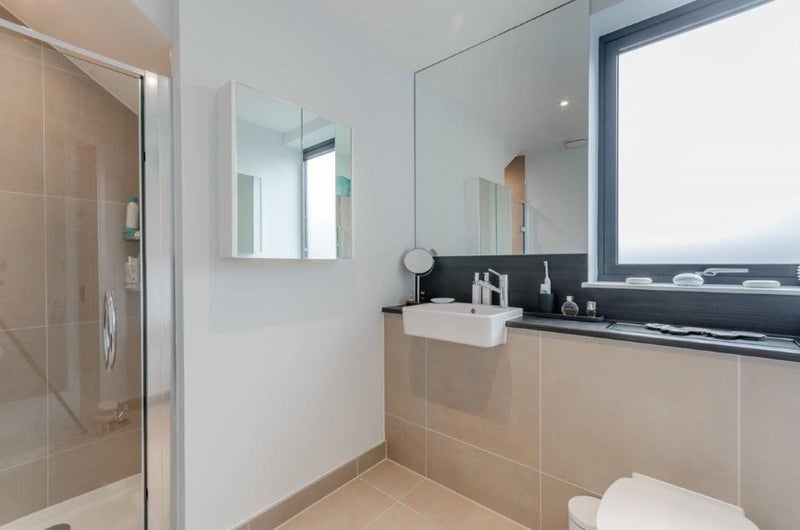 Room Riverdale Drive in Greater London